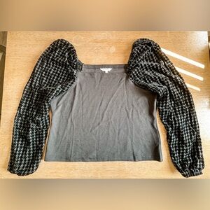 Amaryllis Black and Gray Houndstooth Blouse